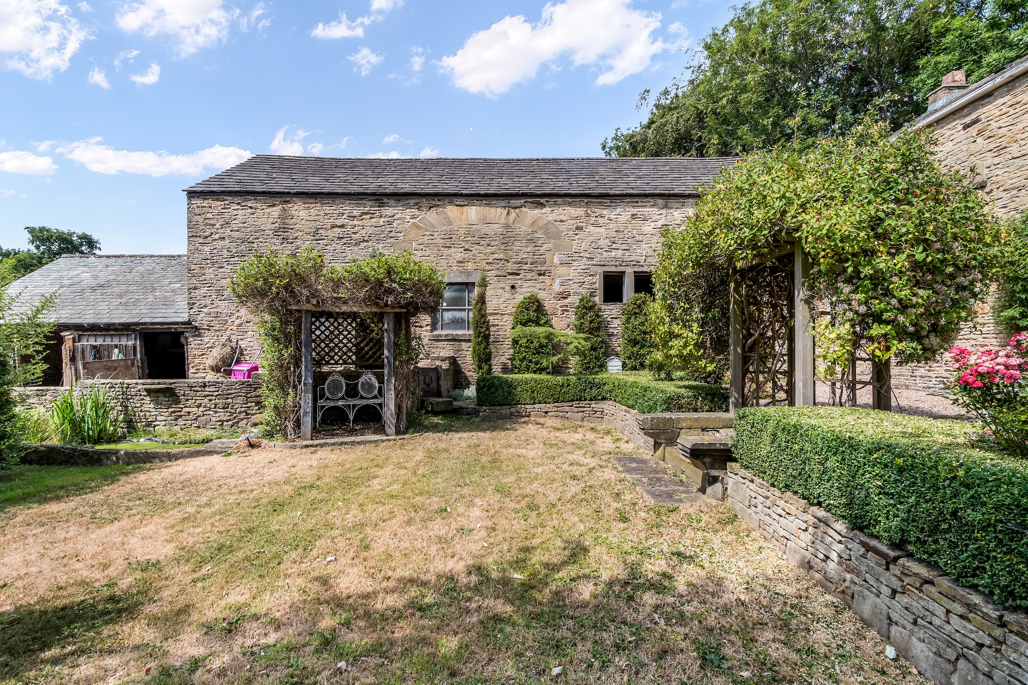 BARLEY HALL STABLES12