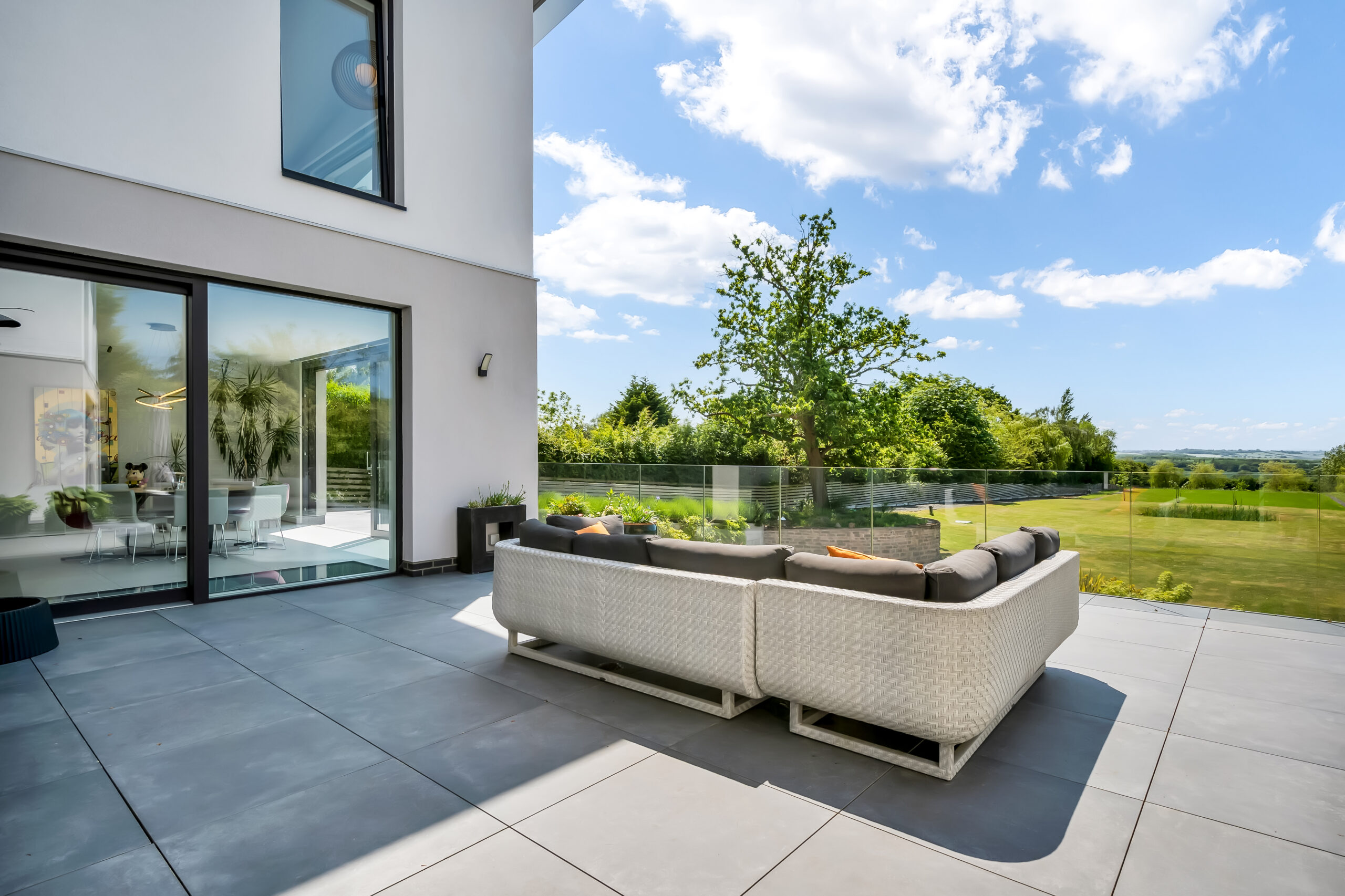 THE HOUSE ABOVE THE HORIZON29