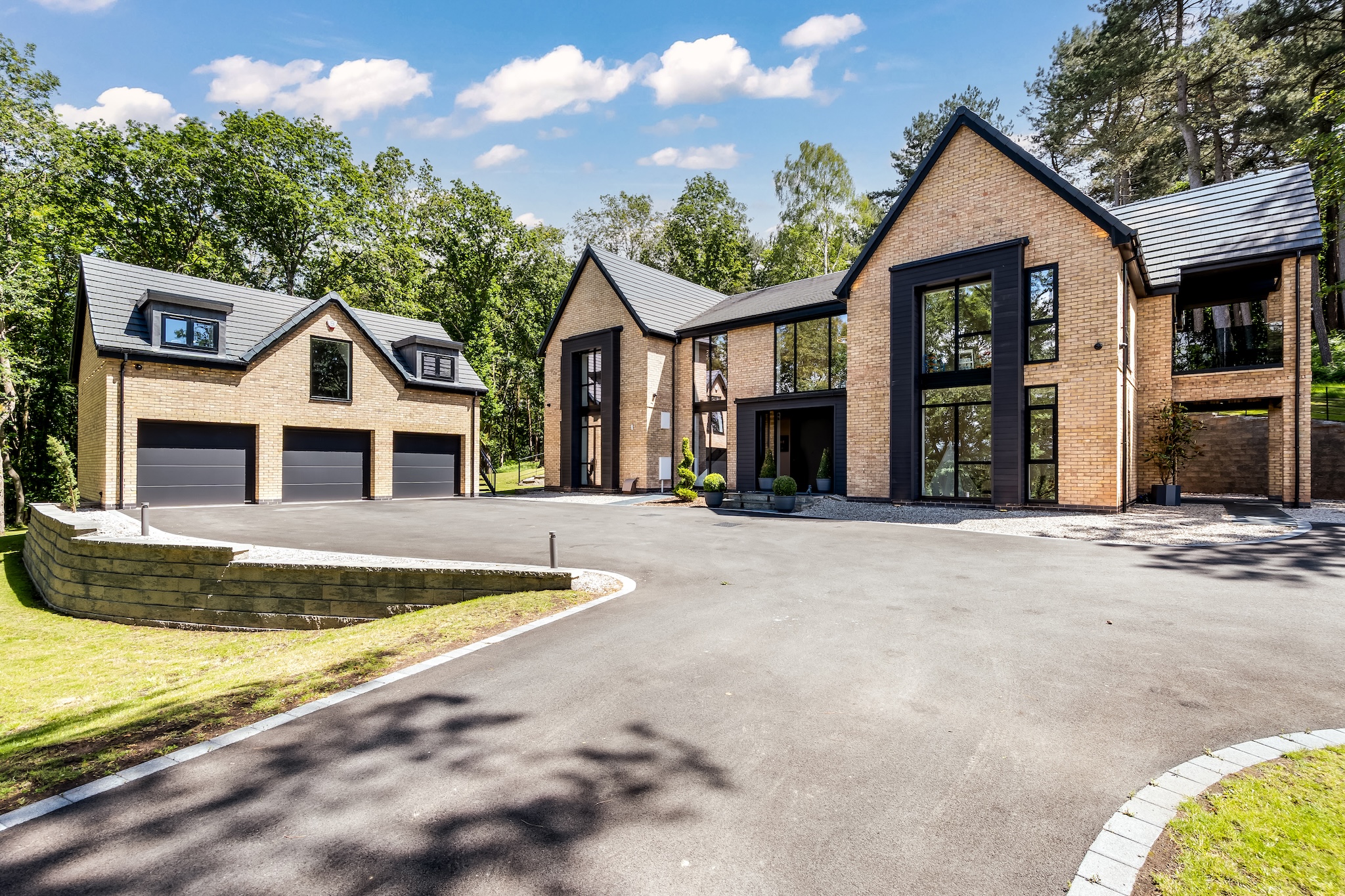 THE WOODLANDS52